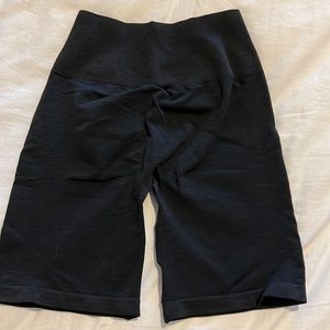 ALPHALETE BIKER SHORTS- AMPLIFY